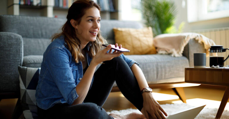 Representación visual de los riesgos de usar a ChatGPT como psicólogo, mostrando la desconexión emocional de la inteligencia artificial frente a la terapia humana.